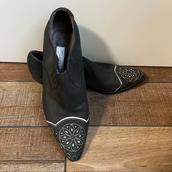 Guess Vintage 90s Black and White Ankle Booties Size 7.5 - Picture 2 of 13